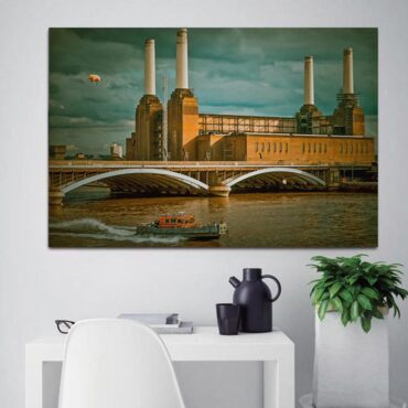 Flying Pig at Battersea Power Station Pink Floyd Canvas Flying Pig at Battersea Power Station Pink Floyd Canvas