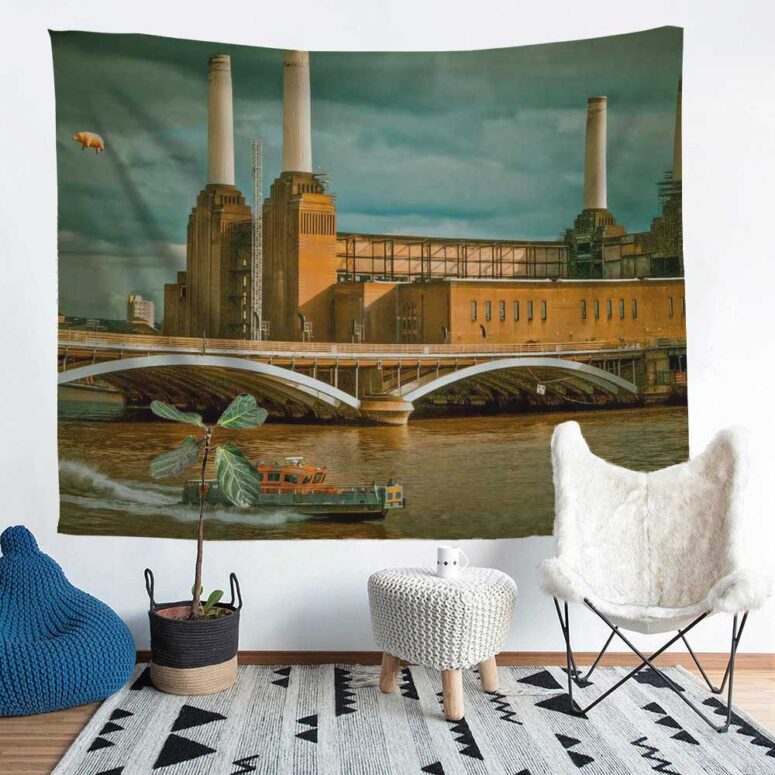Flying Pig at Battersea Power Station Pink Floyd Tapestry Flying Pig at Battersea Power Station Pink Floyd Tapestry
