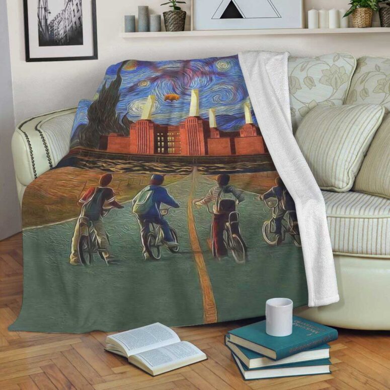 Pink Floyd Fleece Blanket - Pigs Can Fly Stranger Things x Animals Premium