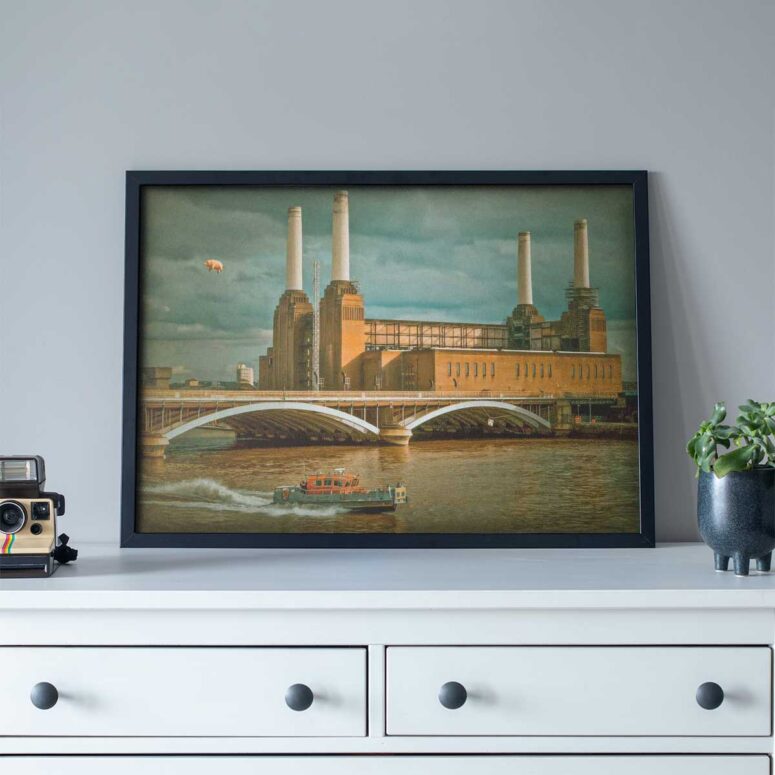 Pink Floyd Poster - Flying Pig at Battersea Power Station