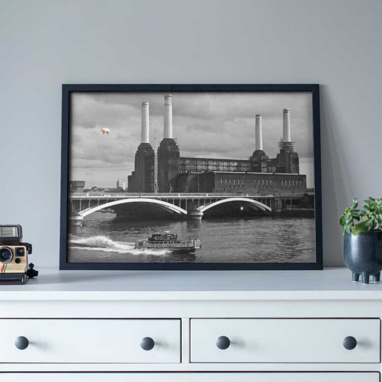 Pink Floyd Poster - Pink Pig Over Battersea 3 Black and White