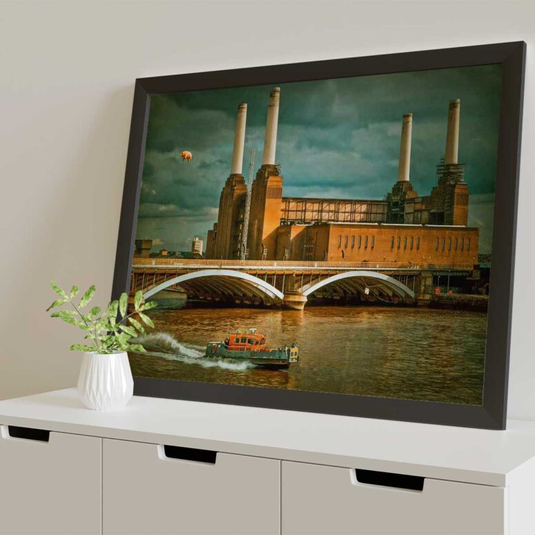 Pink Floyd Poster - Flying Pig at Battersea Power Station