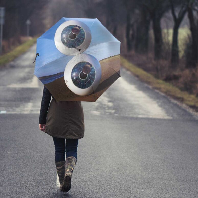 Pink Floyd Umbrella - Pulse in Reallife beach