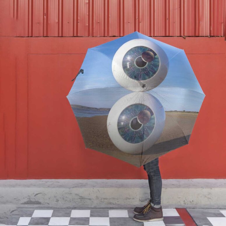 Pink Floyd Umbrella - Pulse in Reallife beach
