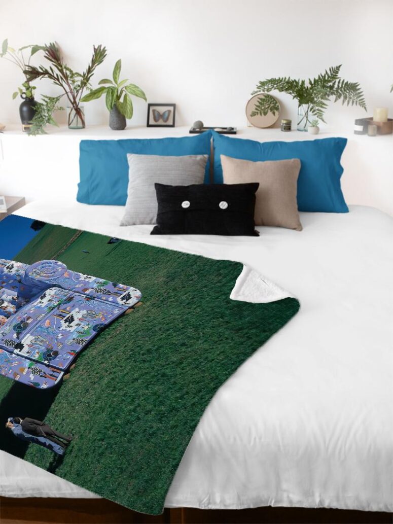 Characters Chair Pink Floyd Velveteen Plush Blanket Characters Chair Pink Floyd Velveteen Plush Blanket