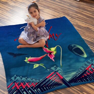 The Wall Hammer Flower Screaming Face Pink Floyd Velveteen Plush Blanket