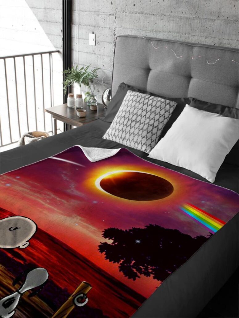 Snoopy Dark side of the moon Eclipse Galaxy Pink Floyd Velveteen Plush Blanket