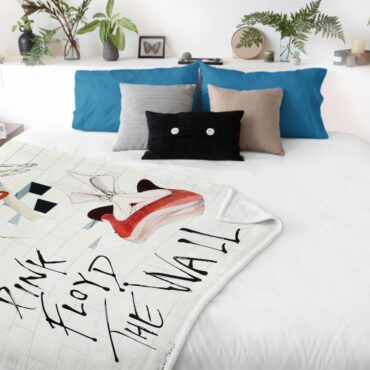 The Wall 1980 Columbia Records Pink Floyd Velveteen Plush Blanket