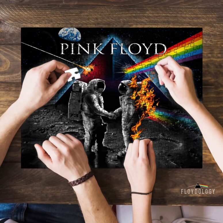 Wish You Were Here DSOTM Astronaut Handshake Pink Floyd Puzzle Wish You Were Here DSOTM Astronaut Handshake Pink Floyd Puzzle