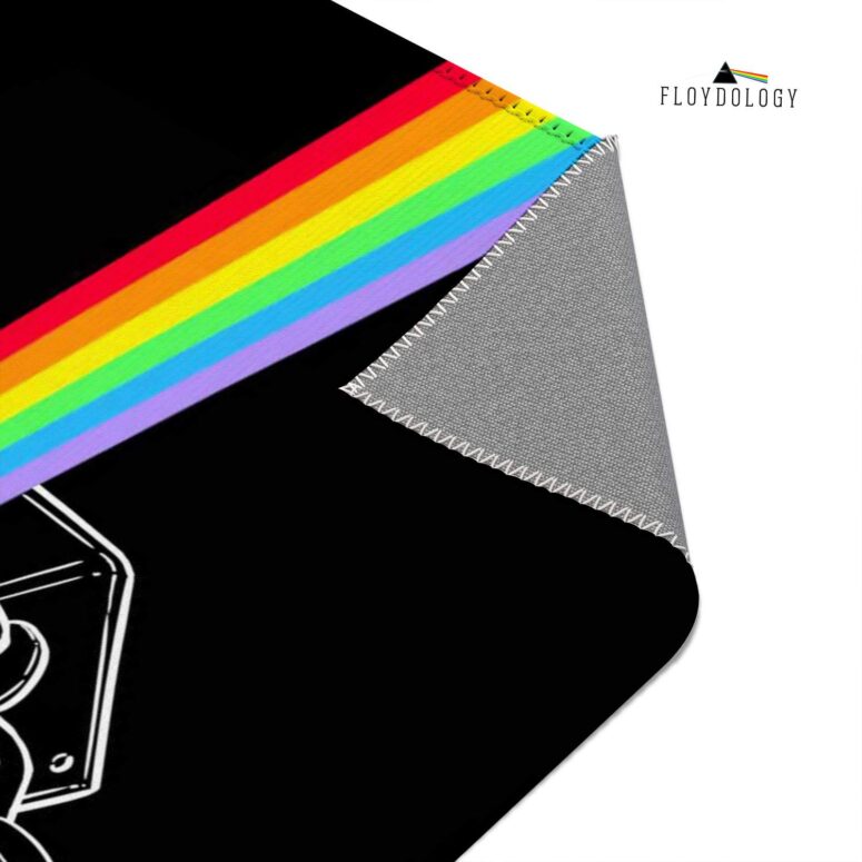 The darkside of the Twin-Lens Reflex Pink Floyd Rug