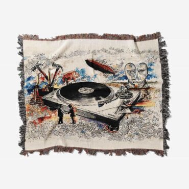 Turntable Animals Division Bell WYWH DSOTM Woven Blanket