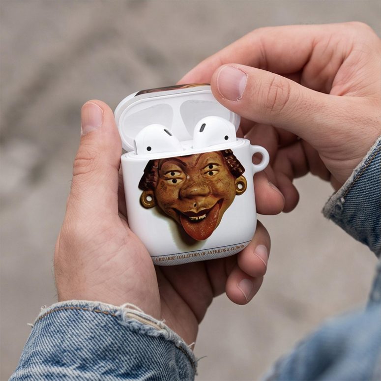 Pink Floyd Airpods Case - Pink Floyd A Bizarre Collection The Relics Mask 1971 Pink Floyd Airpods Case - Pink Floyd A Bizarre Collection The Relics Mask 1971