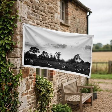 Pink Floyd flag - Cow Field