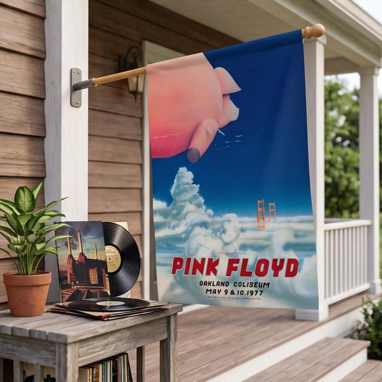 Pink Floyd Flag - Pink Floyd Oakland Coliseum Poster
