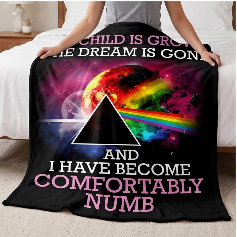 Pink Floyd Fleece Blanket - Comfortably Numb The Child Is Grown The Dream Is Gone