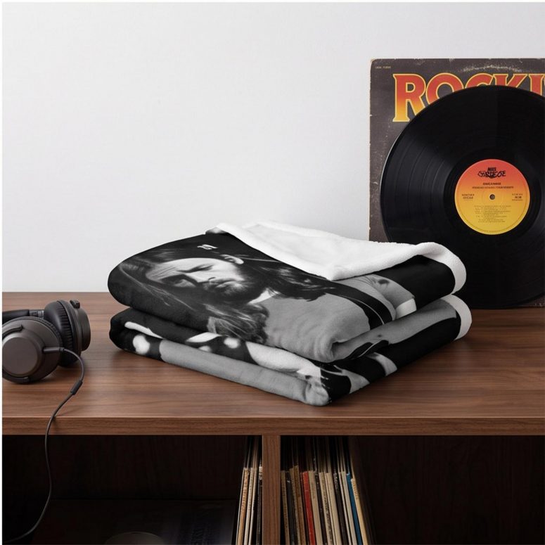 Pink Floyd Fleece Blanket - David Gilmour Live In Concert 1974 Pink Floyd Fleece Blanket - David Gilmour Live In Concert 1974