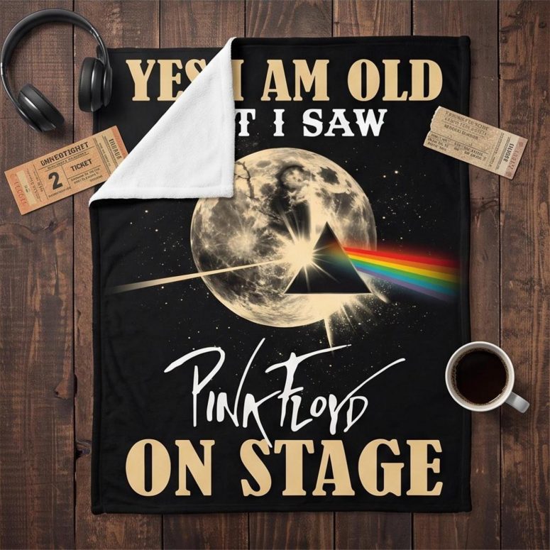 Pink Floyd Fleece Blanket - I Am Old But I Saw Pink Floyd On Stage DSOTM