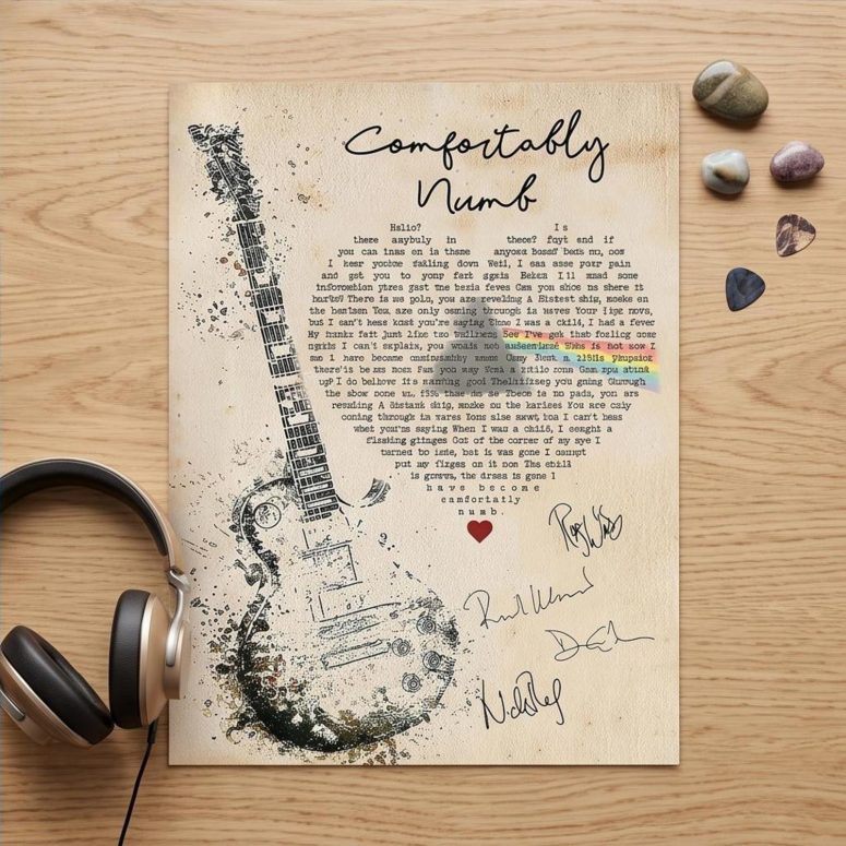Pink Floyd Poster - Comfortably Numb Lyrics Band Signatures Pink Floyd Poster - Comfortably Numb Lyrics Band Signatures