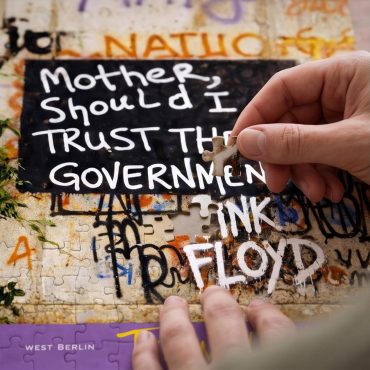 Pink Floyd Puzzle - Mother Should I Trust The Government Berlin Wall 1990
