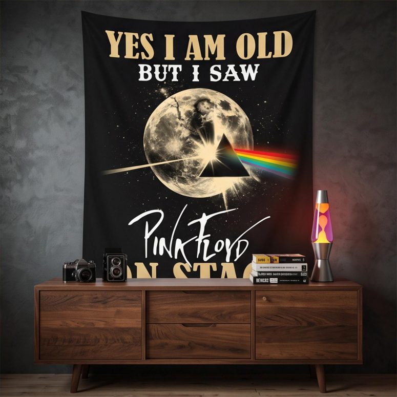 Pink Floyd Tapestry - I Am Old But I Saw Pink Floyd On Stage DSOTM