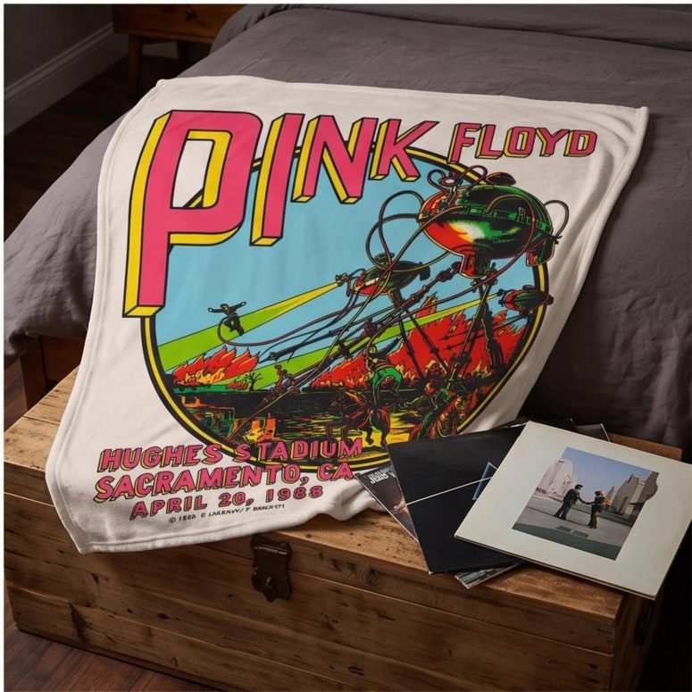 Pink Floyd Velveteen Plush Blanket - Hughes Stadium Sacramento Concert