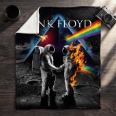 Pink Floyd Velveteen Plush Blanket - Wish You Were Here DSOTM Astronaut Handshake Pink Floyd Velveteen Plush Blanket - Wish You Were Here DSOTM Astronaut Handshake