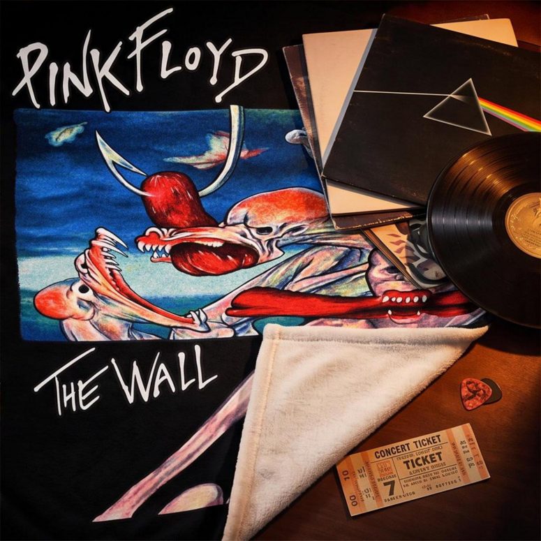 Pink Floyd Fleece Blanket - The Wall 1979 Skeptical Vintage