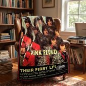 Pink Floyd Velveteen Plush Blanket - Piper at the Gates of Dawn LP Members Pink Floyd Velveteen Plush Blanket - Piper at the Gates of Dawn LP Members