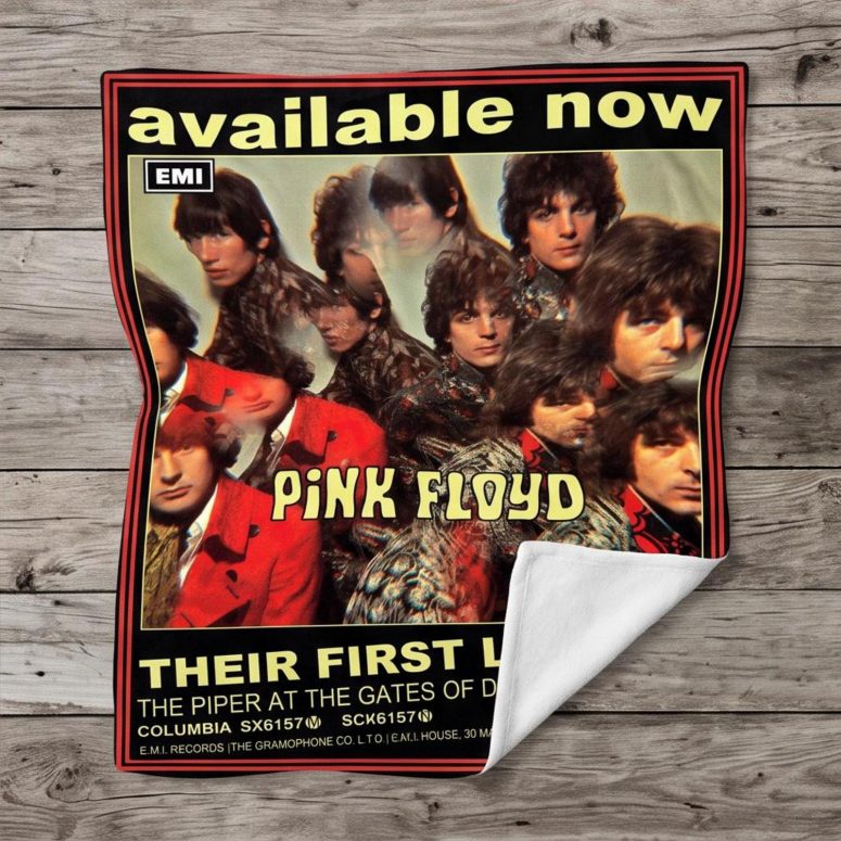 Pink Floyd Velveteen Plush Blanket - Piper at the Gates of Dawn LP Members Pink Floyd Velveteen Plush Blanket - Piper at the Gates of Dawn LP Members